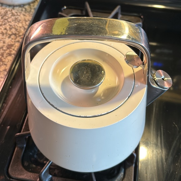 Caraway whistling tea kettle - Picture 5 of 7